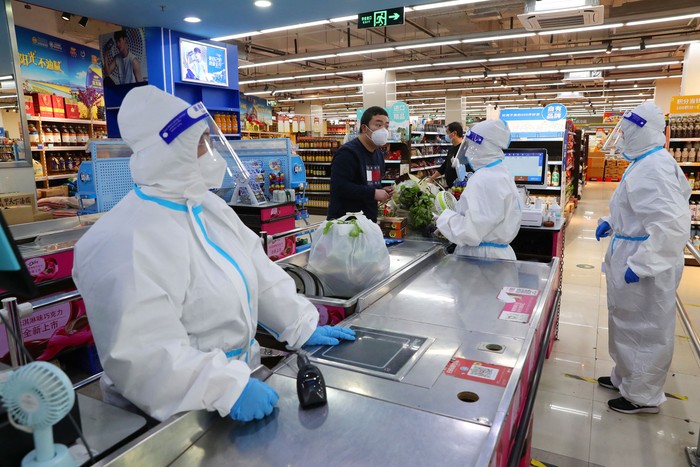 A closed store of French luxury brand Louis Vuitton is pictured during lockdown, amid the coronavirus disease (COVID-19) pandemic, in Shanghai, China, May 6, 2022. REUTERS/Aly Song