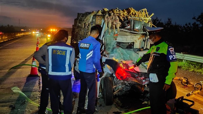 kecelakaan di tol madiun