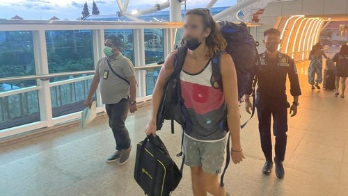 WN Kanada menari telanjang di Gunung Batur dideportasi Rudenim Denpasar.