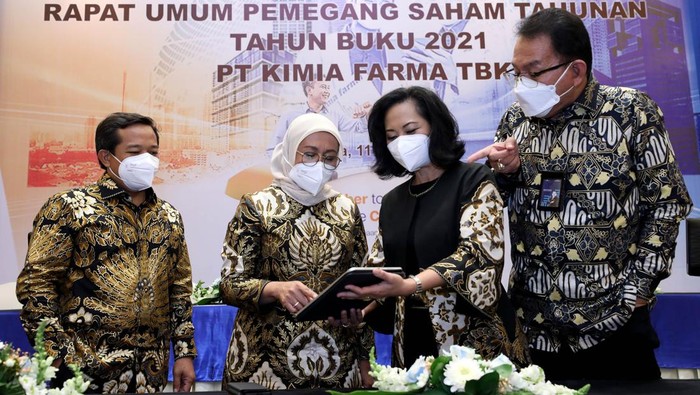 PT Kimia Farma Tbk (KAEF) memutuskan membagikan dividen Rp90,68 miliar kepada pemegang saham. Besaran dividen ini setara 30% dari laba bersih Kimia Farma pada 2021 yang mencapai Rp302,22 miliar.