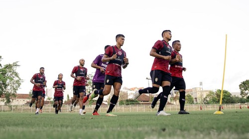 Skuat Bali United latihan perdana usai libur hari raya Idul Fitri, Selasa (10/5/2022) di Lapangan Gelora Samudera Kuta, Badung