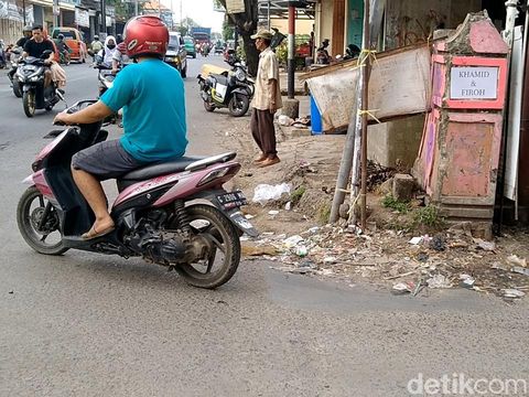 Lokasi sasaran buang sampah sembarangan di Jalan Banyurip, Rabu (11/5/2022).