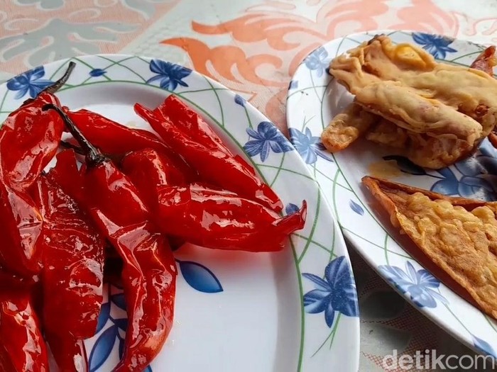 Manisan dan keripik cabai dari Desa Pandansari