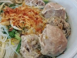 Bakso Arief Bandung Paling Hits, Menunya Ludes dalam 4 Jam Saja!
