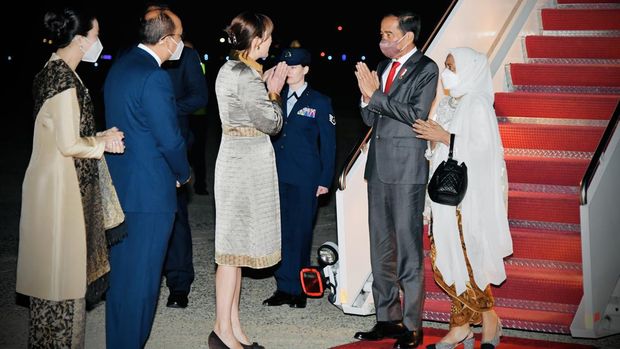 Presiden Joko Widodo (Jokowi) dan Iriana Joko Widodo beserta rombongan tiba di Pangkalan Militer Andrews, Washington DC, Amerika Serikat.