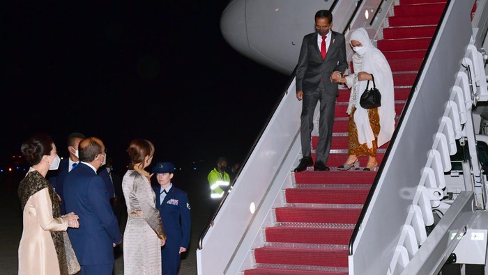 Presiden Joko Widodo (Jokowi) dan Iriana Joko Widodo beserta rombongan tiba di Pangkalan Militer Andrews, Washington DC, Amerika Serikat.