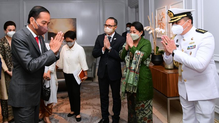 Presiden Joko Widodo (Jokowi) dan Iriana Joko Widodo beserta rombongan tiba di Pangkalan Militer Andrews, Washington DC, Amerika Serikat.