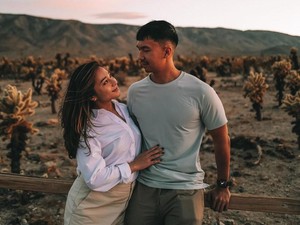 Nikita Willy Berendam di Pinggir Gurun, Los Angeles Panas Banget?