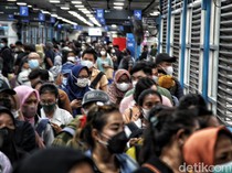 Video Monas Diserbu Warga Nonton HUT TNI, Penumpang TransJ Membeludak