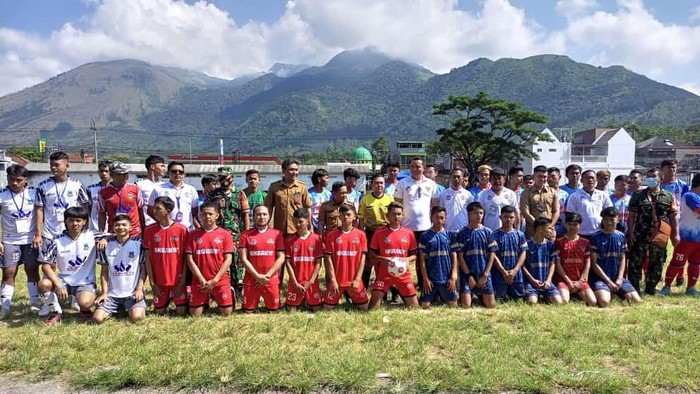 Peserta Piala Tiga Pilar.