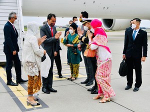 Presiden Jokowi-Rombongan Transit di Amsterdam Sebelum Bertolak ke Washington