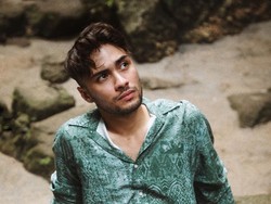 8 Pesona Refal Hady, Pemeran Mas Bian Masuk Nominasi Pria Tertampan Dunia