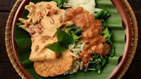 5 Nasi Pecel Enak dan Murah Meriah di Jakarta Buat Makan Siang