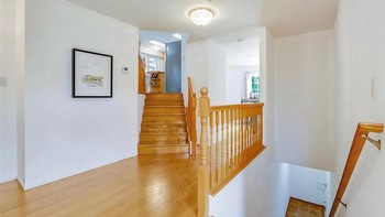 Tanpa melihat-lihat dulu, Mark bertanya apakah mereka bisa menyewa. Aku bertanya apa yang diai kerjakan dan dia memberitahuku tentang sebuah perusahaan bernama Facebook dan bagaimana dia berencana menghubungkan dunia, tambah Judy. Foto: New York Post