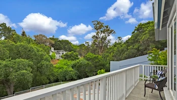 Ya, Mark Zuckerberg dan pendiri Facebook lainnya. Waktu itu, Zuck yang baru berusia 19 tahun datang ke sana bersama Dustin Moskovitz, pendiri Facebook lain. Ada pula Sean Parker yang adalah presiden pertama Facebook. Foto: New York Post