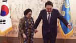 Senyum Megawati Saat Bertemu Presiden Baru Korsel di Seoul