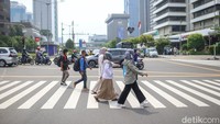 Dilansir dari situs BMKG, ada beberapa hal yang menjadi pemicu cuaca panas terik.  