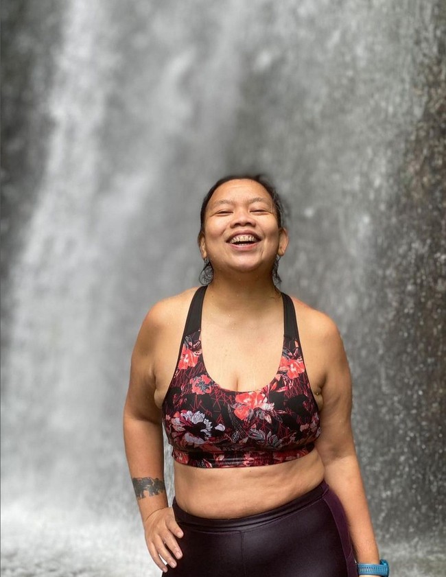 Namun hasilnya bisa dibilang memuaskan. Kini Tika Panggabean berhasil mendapatkan berat badan ideal dan tampil lebih ramping. Foto: Instagram/@botikapanggabean