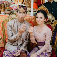 Istri Turah Parthayana, Triyana Mahadewi, tiba-tiba jadi perbincangan. Wanita tersebut ramai diberitakan berselingkuh dari sang YouTuber bahkan membawa kabur uangnya senilai ratusan juta. Foto: Instagram Triyana Mahadewi