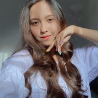 Istri Turah Parthayana menjadi sorotan setelah manajer Turah, Jehian Panangian Sijabat, mengunggah curhatnya yang mengaku kecewa dengan Triyana. Bahkan setelah semua kerusakan yang muncul karena perbuatanmu serta berminggu-minggu proses hukum yang kita jalankan untuk menjaga nama baikmu tanpa harus spill di media sosial you chose not to say something or at least try to look me in the face @triyanamahadewi. Mengecewakan, tulisnya.Foto: Instagram Triyana Mahadewi