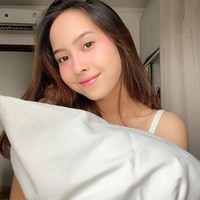 Beberapa waktu lalu Jehian yang juga mantan manajer Triyana itu mengunggah tulisan di Twitter yang seolah menyinggung mantan istri Turah Parthayana. Kalau anda berani selingkuh lalu bersama selingkuhan anda merencanakan seolah pasangan anda melakukan KDRT, membawa seluruh uang pasangan, termasuk modal perusahaannya, itu sudah keterlaluan, tulisnya.Foto: Instagram Triyana Mahadewi