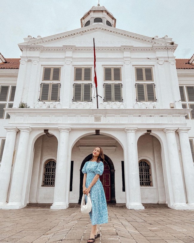 Turah dan Triyana berpisah setelah dua tahun berumah tangga. Ketika meresmikan hubungan, prosesi pernikahan mereka jadi sorotan karena kental dengan adat Bali.Foto: Instagram Triyana Mahadewi