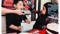 Anak-anak Nia Ramadhani begitu bahagia bisa merayakan ulang tahun bersama. Foto: Instagram Nia Ramadhani