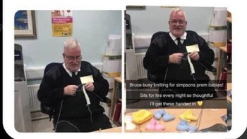 Seorang tenagak keamanan meluangkan waktunya untuk merajut demi bayi-bayi prematur, total hero! Foto: Amy Dillon via Bored Panda