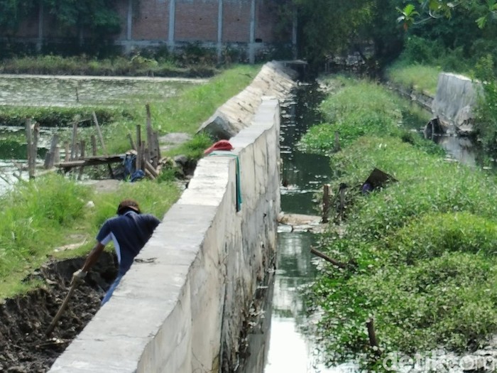 Avoer di Bojonegoro ambruk