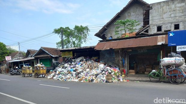 Depo sampah di Jalan Hayam Wuruk, Kota Yogyakarta, Kamis (12/5/2022).