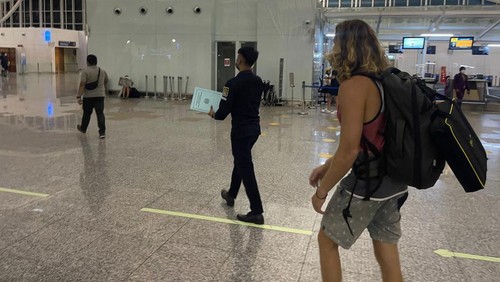 WN Kanada menari di Gunung Batur dideportasi Rudenim Denpasar.