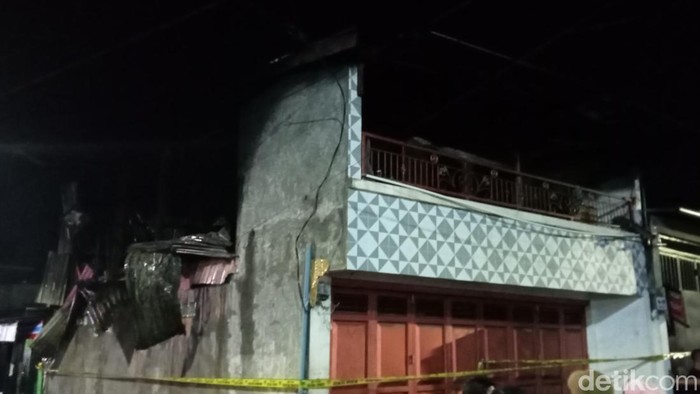 Dua unit rumah semipermanen terbakar di Jalan Sultan Abdullah 1, Kota Makassar, Sulawesi Selatan (Sulsel).
