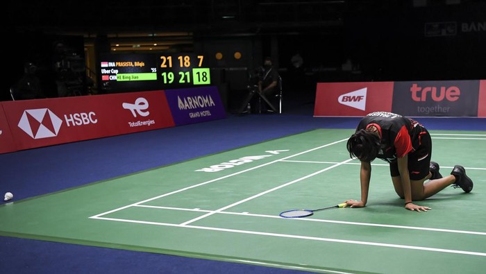 Ekspresi Bilqis Prasista Usai Dikalahkan Wakil China di Uber Cup 2022 Bilqis Prasista curi atensi usai kalahkan Akane Yamaguchi. Namun langkahnya terhenti di Uber Cup 2022 usai takluk dari wakil China 21-19, 18-21 dan 7-21.