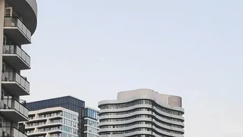 Mana gedung yg paling dekat dengan gambar? Foto: Reddit