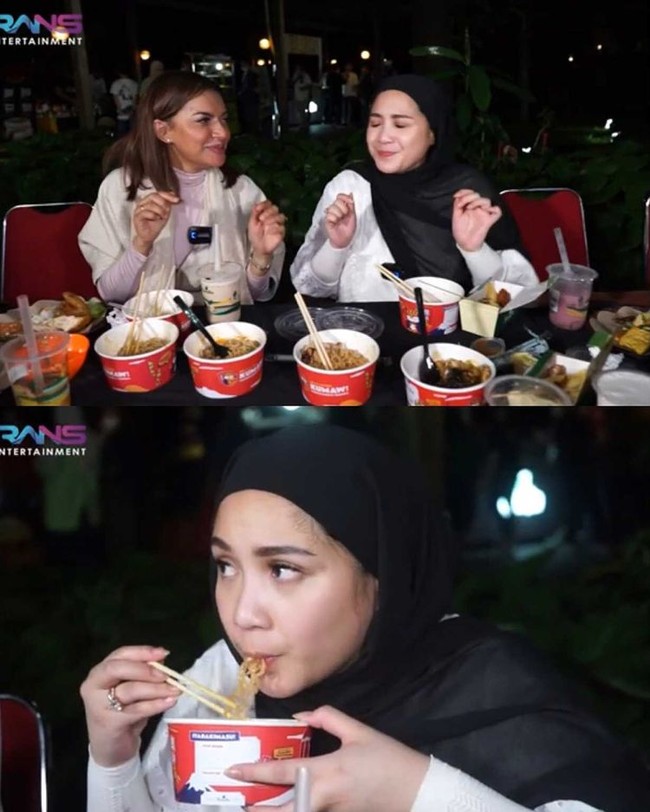 Nagita Slavina menjelaskan pelaku usaha bisa mendaftarkan usahanya untuk bisa dipromosikan olehnya dan Raffi.Biasanya ada yang kayak nawarin atau kita mau makan apa aja, UMKM bisa daftar, ada roti bakar dan lain-lain, tutur Nagita. Foto: Dok. Youtube Rans Entertaiment.