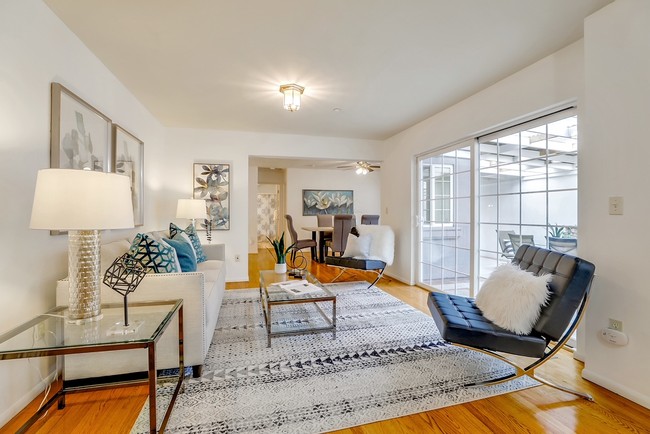 Dengan luas hampir 280 meter persegi, rumah ini terdiri dari empat kamar tidur dan 4,5 kamar mandi. (Foto: Dok. Live Play Real Estate)