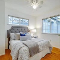 Inilah salah satu kamar di Casa de Facebook. Perpaduan interior bergaya klasik dan minimalis menjadi daya tarik tersendiri. (Foto: Dok. Live Play Real Estate)