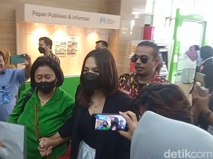 Iqlima Kim menyambangi Kementerian PPPA.