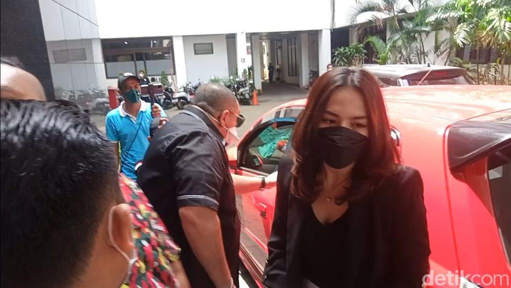 Iqlima Kim Divonis 6 Bulan Penjara Kasus Pencemaran Nama Baik Hotman Paris