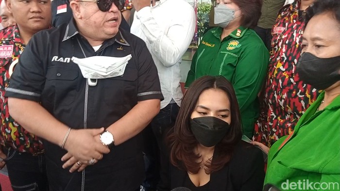 Iqlima Kim menyambangi Kementerian PPPA.