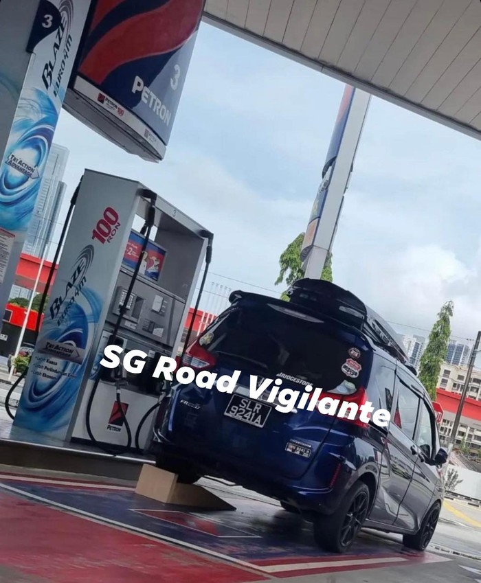 Isi Bensin biar Full sampai Ganjal Ban Belakang