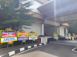 Muktabar Jadi Pj Gubernur Banten, Karangan Bunga Penuhi Kantornya