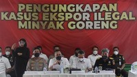 Ada dua orang pelaku ekspor minyak goreng yang telah ditetapkan sebagai tersangka. Yakni E (44) dan R (60). R adalah pembeli barang yang akan diekspor. Pelaku itu membeli barang dari suatu tempat, kemudian meminta bantuan E untuk mengurus dokumennya.