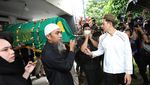 Prosesi Pemakaman Mama Dahlia Penuh Haru, Tangis Kiki Farrel Pecah