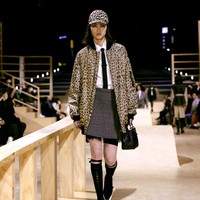 Dior mengadakan peragaan busana musim gugur 2022 di Ewha Womans University, Republik Korea, 30 April 2022. Foto Dok. Dior.