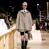 Dior mengadakan peragaan busana musim gugur 2022 di Ewha Womans University, Republik Korea, 30 April 2022. Foto Dok. Dior.