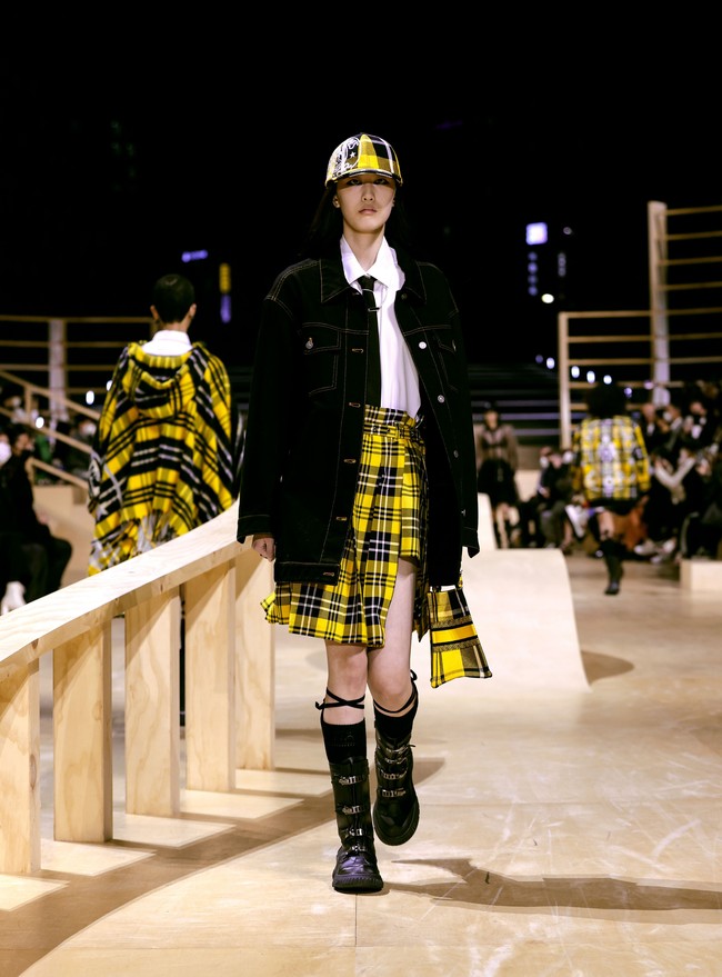 Dior mengadakan peragaan busana musim gugur 2022 di Ewha Womans University, Republik Korea, 30 April 2022. Foto Dok. Dior.