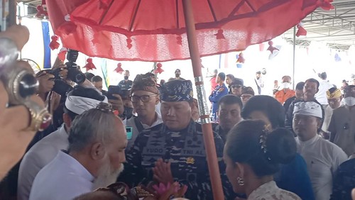 KSAL disematkan penghargaan Ksatria Padma Nusantara.