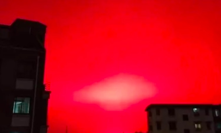 langit merah