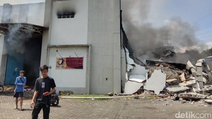 Lima gudang di Watutumou, Kecamatan Kalawat, Kabupaten Minahasa Utara (Minut), Sulawesi Utara (Sulut) terbakar.